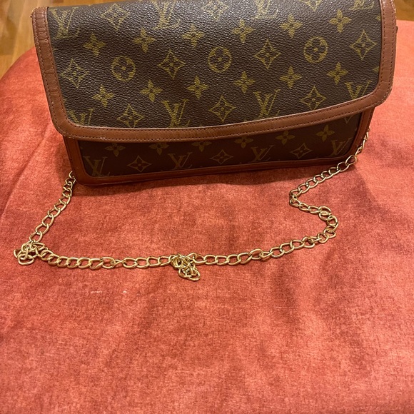 Louis Vuitton Vintage Monogram Clutch - Picture 8 of 12